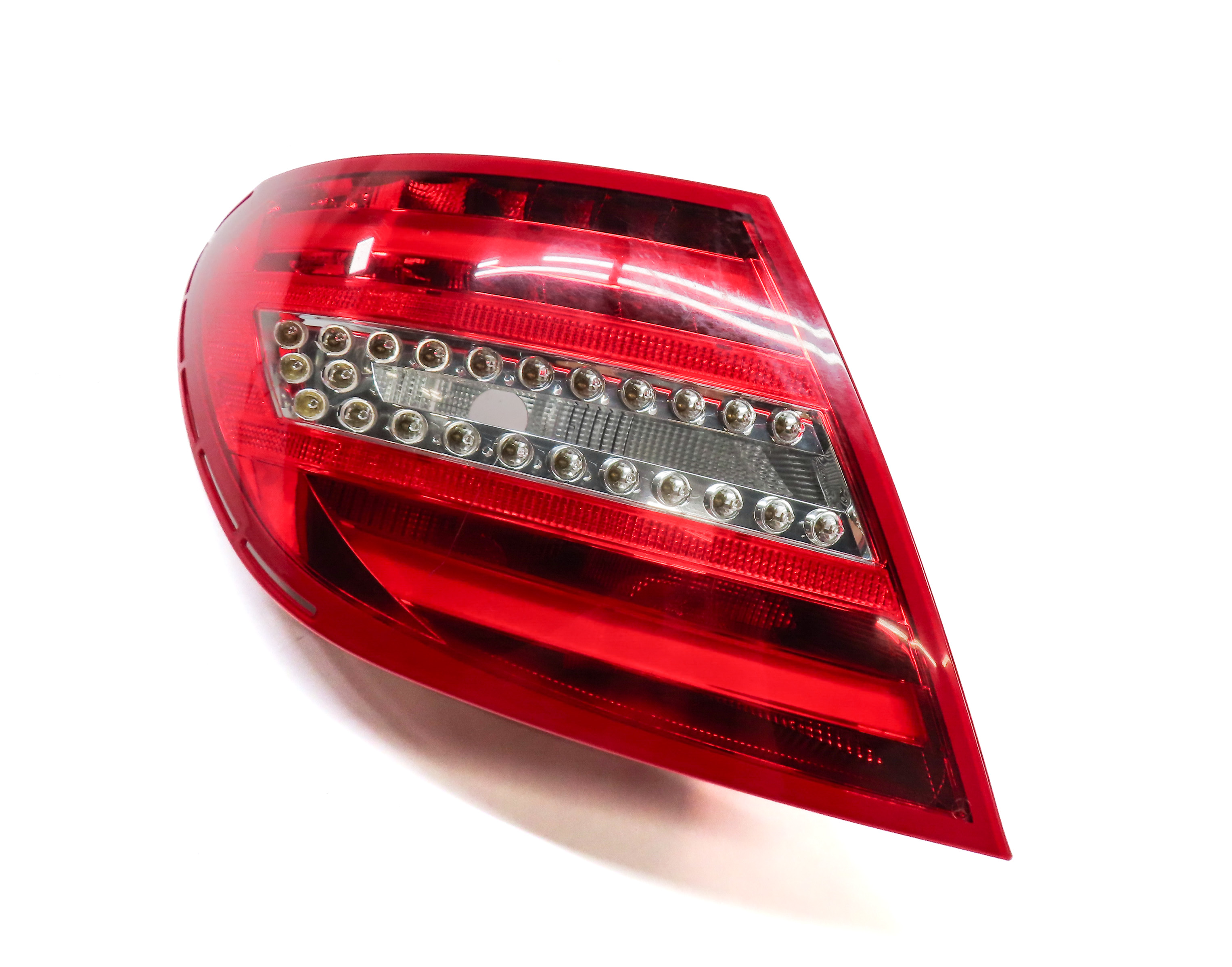 2012-2015 MERCEDES BENZ C250 C300 C350 (W204) LEFT DRIVER TAILLIGHT BRAKE LIGHT — exact item pictured